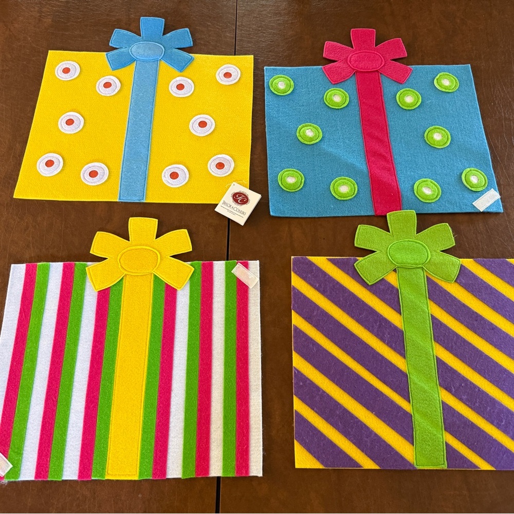 Colorful Gift Box Placemats/Runner Set